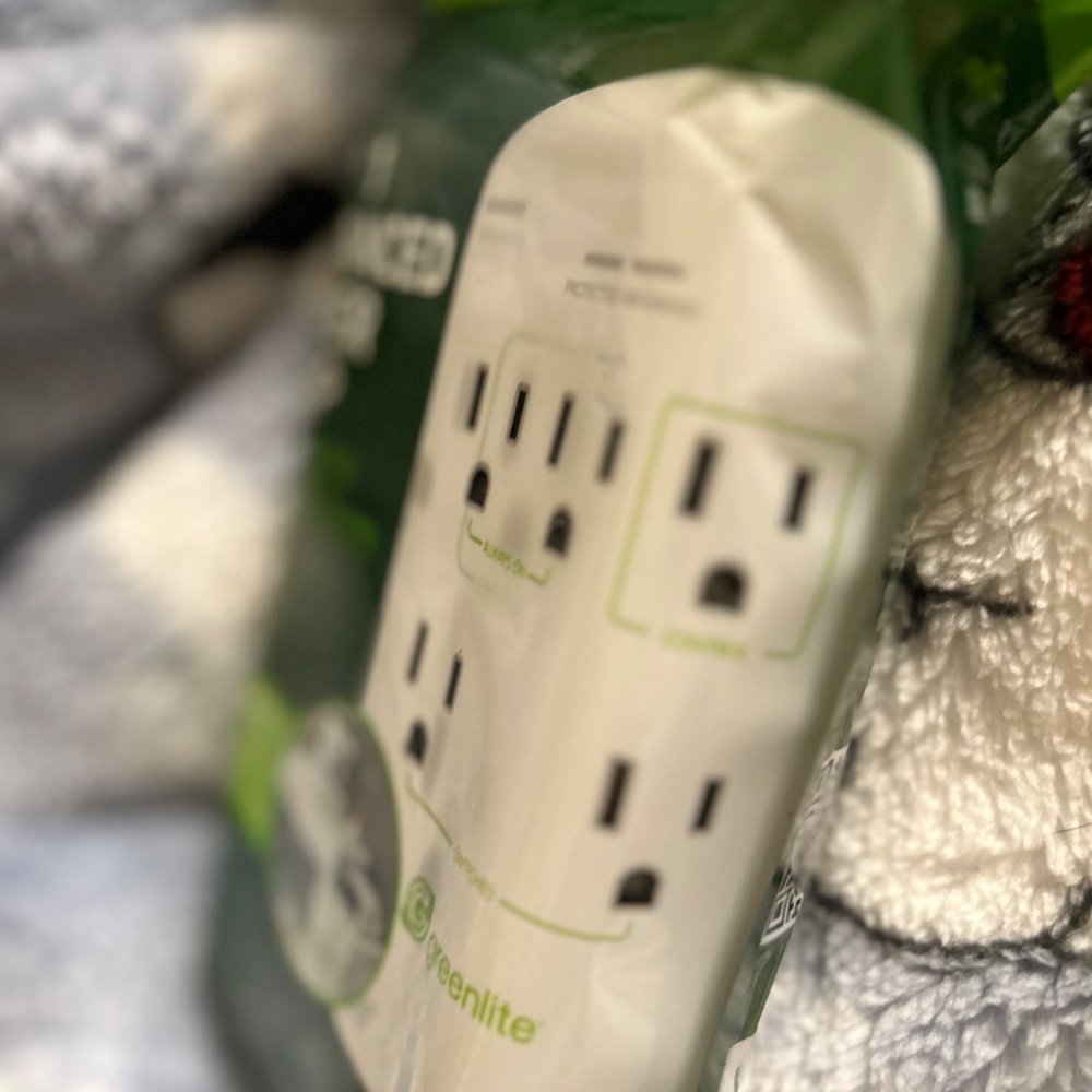 Greenlite Tier 1 Advanced Power Strip - Picture 2 of 4